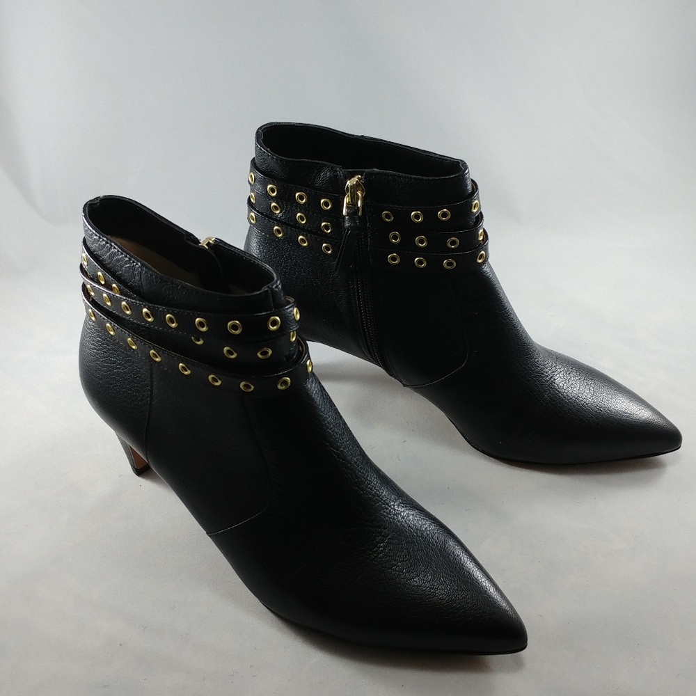 G.I.L.I. Leather Pointed Toe Ankle Boots - Kodelle